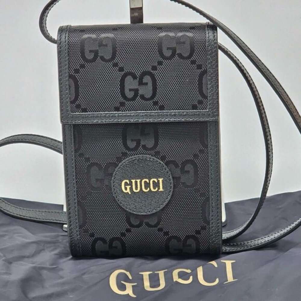 GUCCI Leather Phone Pouch Bag 300-082725